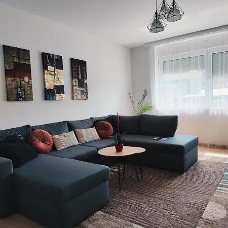 Spacious And Modern In Town Center Apartment