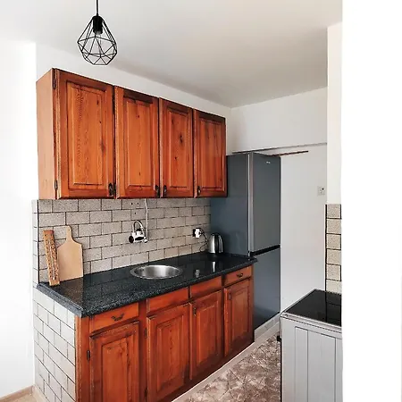 Spacious And Modern In Town Center